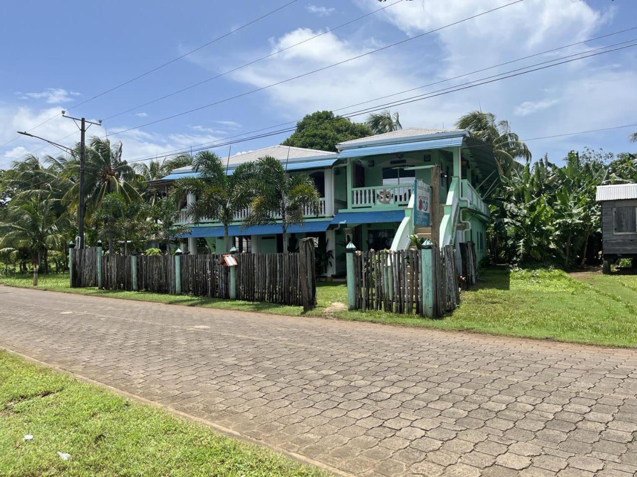 South End Hospedaje Rosa Del Mar & Sweets Cafe المظهر الخارجي الصورة